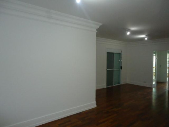 Imagem Casa com 6 Quartos à Venda,  em Alphaville