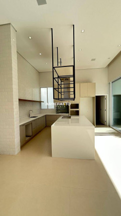 Imagem Casa com 3 Quartos à Venda, 250 m²