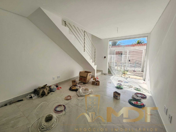Imagem Casa com 2 Quartos à Venda, 130 m² em Planalto - Belo Horizonte