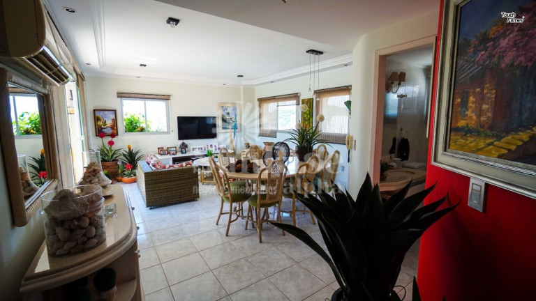 Apartamento com 3 Quartos à Venda, 196 m² em Astúrias - Guarujá