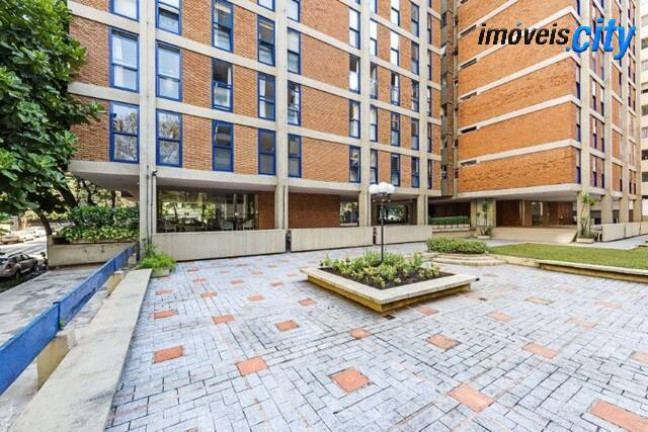 Apartamento com 3 Quartos para Alugar, 110 m² em Moema - São Paulo