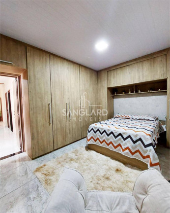 Casa com 5 Quartos à Venda, 274 m²