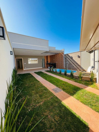 Imagem Casa com 3 Quartos à Venda, 200 m² em Moinho Dos Ventos - Goiânia Imagem Casa com 3 Quartos à Venda, 200 m² em Moinho Dos Ventos - Goiânia