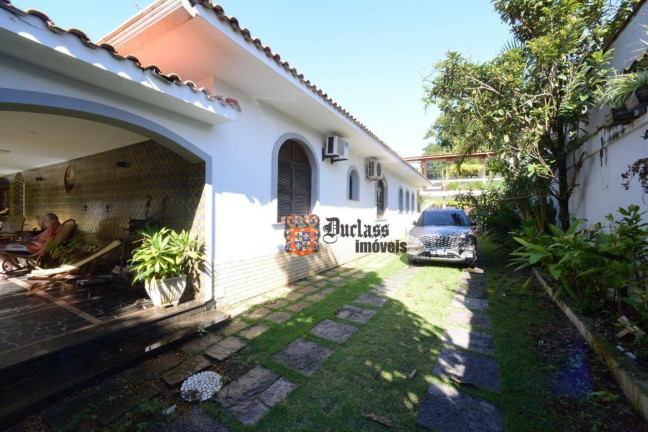 Casa com 6 Quartos à Venda, 259 m² em Centro - Peruíbe