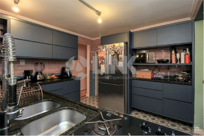Imagem Apartamento com 4 Quartos à Venda, 130 m² em Bela Vista - Porto Alegre Imagem Apartamento com 4 Quartos à Venda, 130 m² em Bela Vista - Porto Alegre