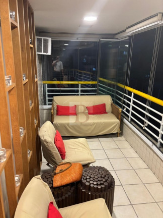 Imagem Imóvel com 3 Quartos à Venda, 110 m² em Icaraí - Niterói Imagem Imóvel com 3 Quartos à Venda, 110 m² em Icaraí - Niterói