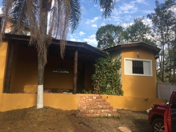 Casa com 6 Quartos para Alugar, 410 m² em Araçoiabinha - Sorocaba