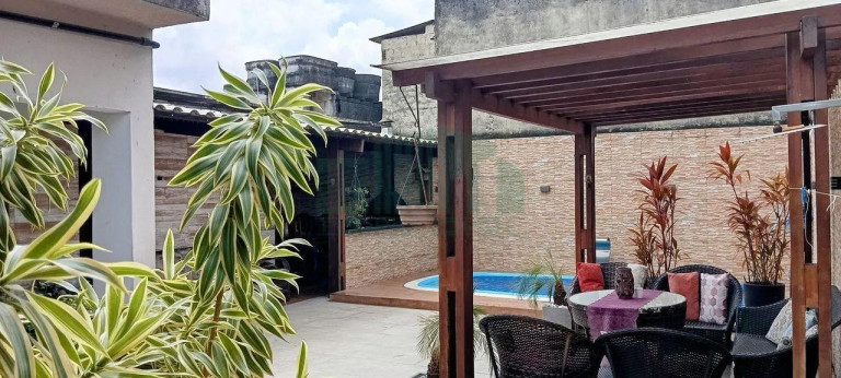 Casa com 3 Quartos à Venda, 95 m² em Cordeiro - Recife