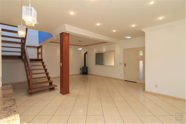Imagem Casa com 3 Quartos à Venda, em Hípica - Porto Alegre Imagem Casa com 3 Quartos à Venda, em Hípica - Porto Alegre