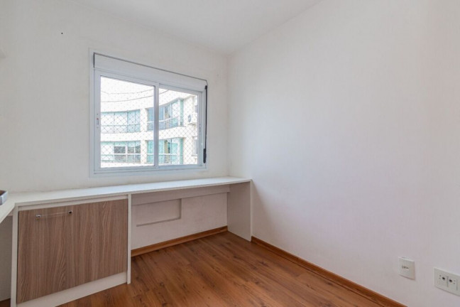 Imagem Imóvel com 3 Quartos à Venda, 90 m² em Azenha - Porto Alegre Imagem Imóvel com 3 Quartos à Venda, 90 m² em Azenha - Porto Alegre