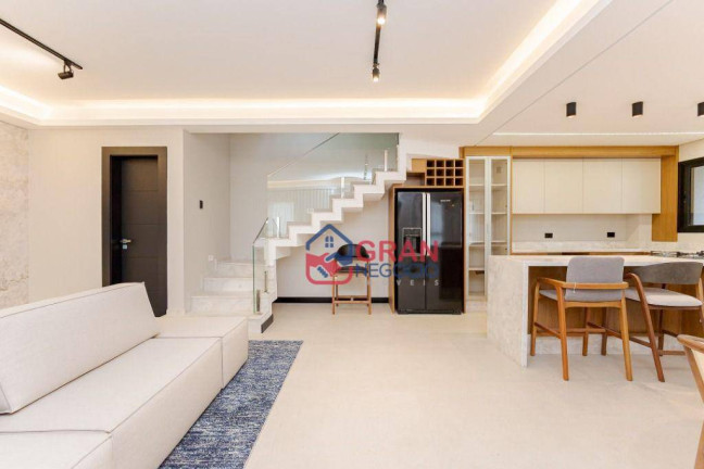 Imagem Sobrado com 3 Quartos para Alugar, 191 m² em Santa Felicidade - Curitiba