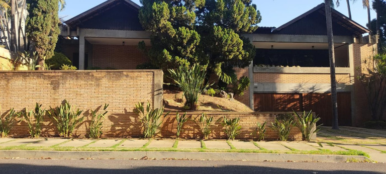 Imagem Casa com 3 Quartos à Venda, 277 m² em Centro - Birigui