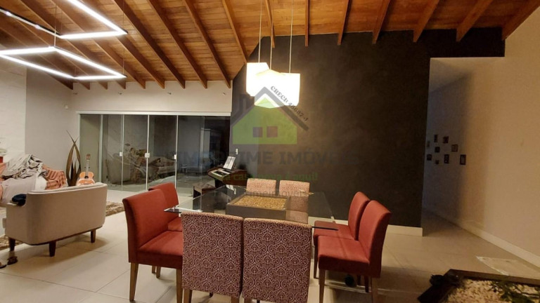 Imagem Casa com 3 Quartos à Venda, 250 m² em Loteamento Villa Branca - Jacareí