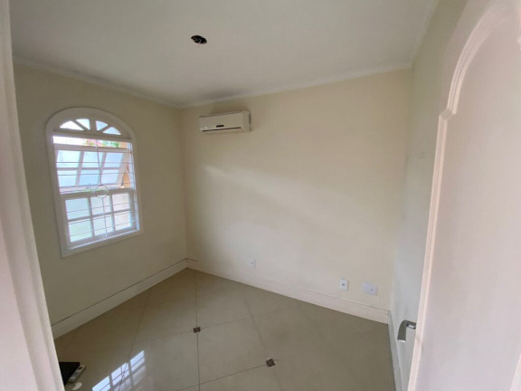 Imagem Casa com 4 Quartos à Venda, 265 m² em Chácara Das Pedras - Porto Alegre