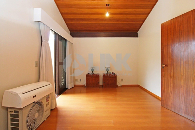 Imagem Casa com 3 Quartos à Venda, 334 m² em Chácara Das Pedras - Porto Alegre