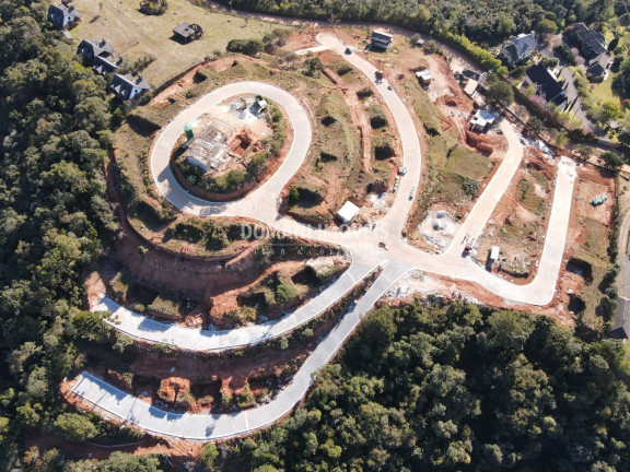 Terreno à Venda, 1.270 m² em Região Do Alto Do Capivari - Campos Do Jordão