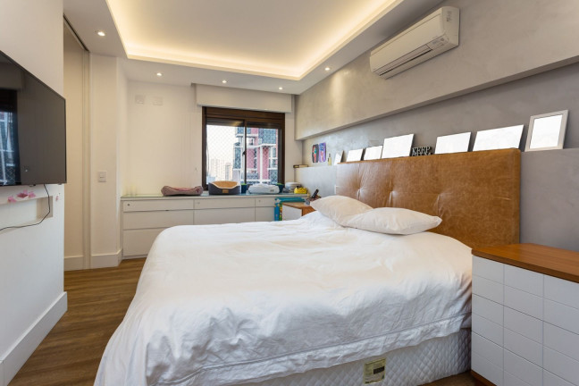 Imagem Apartamento com 3 Quartos à Venda, 185 m² em Real Parque - São Paulo Imagem Apartamento com 3 Quartos à Venda, 185 m² em Real Parque - São Paulo