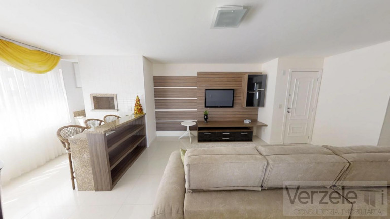 Imagem Apartamento com 3 Quartos à Venda, 143 m² em Centro