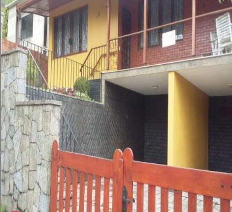 Imagem Casa com 5 Quartos à Venda, 147 m² em Iucas - Teresópolis Imagem Casa com 5 Quartos à Venda, 147 m² em Iucas - Teresópolis