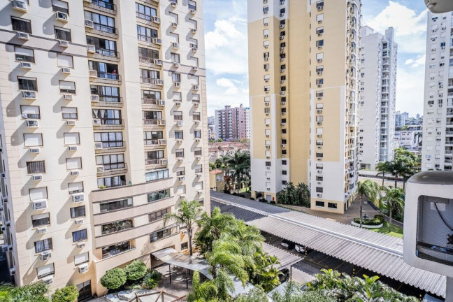 Imagem Apartamento com 2 Quartos à Venda, 87 m² em Passo Da Areia - Porto Alegre