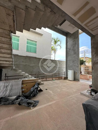 Imagem Casa com 4 Quartos à Venda, 427 m² em Condomínio Do Lago - Goiânia Imagem Casa com 4 Quartos à Venda, 427 m² em Condomínio Do Lago - Goiânia