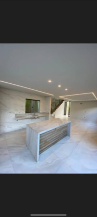 Imagem Casa com 3 Quartos à Venda, 225 m² em Goiânia Imagem Casa com 3 Quartos à Venda, 225 m² em Goiânia