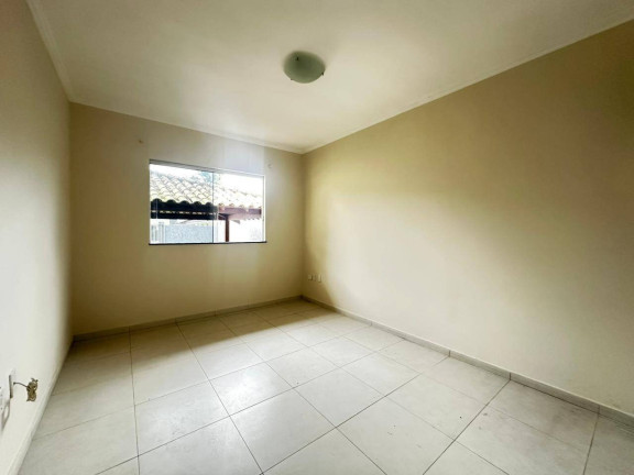 Imagem Casa com 4 Quartos para Alugar,  em Outeiro Da Glória - Porto Seguro