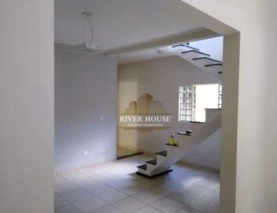 Sobrado com 3 Quartos à Venda, 270 m² em Santa Cruz - Cuiabá