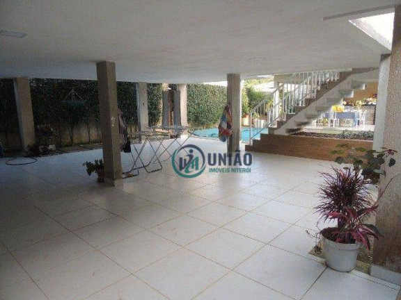 Imagem Casa com 5 Quartos à Venda, 320 m² em Rio Do Ouro - Niterói Imagem Casa com 5 Quartos à Venda, 320 m² em Rio Do Ouro - Niterói