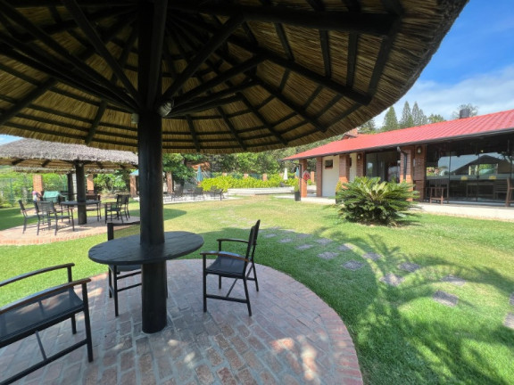 Imagem Imóvel com 2 Quartos à Venda, 130 m² em Praia Do Estaleirinho - Balneário Camboriú Imagem Imóvel com 2 Quartos à Venda, 130 m² em Praia Do Estaleirinho - Balneário Camboriú