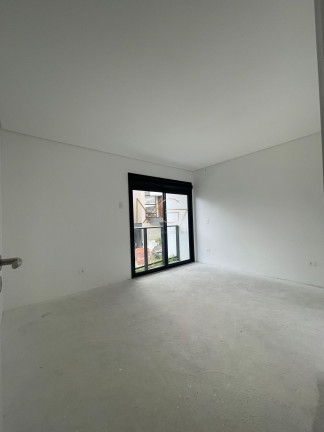 Imagem Sobrado com 3 Quartos à Venda, 253 m² em Cascatinha - Curitiba Imagem Sobrado com 3 Quartos à Venda, 253 m² em Cascatinha - Curitiba
