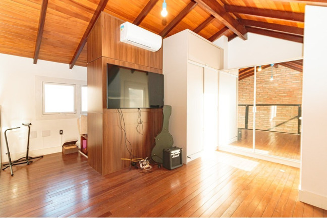 Imagem Casa com 4 Quartos à Venda, 311 m² em Chácara Das Pedras - Porto Alegre