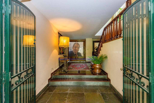 Imagem Casa com 6 Quartos à Venda, 721 m² em Parque Silvino Pereira - Cotia