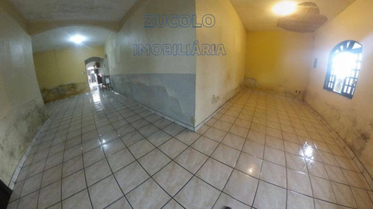 Imagem Casa com 1 Quarto à Venda, 800 m² Imagem Casa com 1 Quarto à Venda, 800 m²