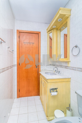 Imagem Imóvel com 2 Quartos à Venda, 134 m² em Petrópolis - Porto Alegre
