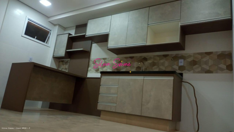 Sala Comercial à Venda, 35 m² em Parque São Vicente - São Vicente
