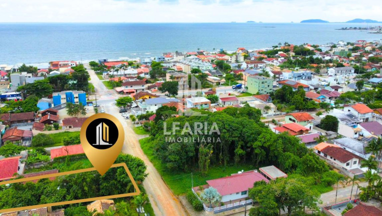 Terreno à Venda, 360 m² em Cambiju - Itapoá