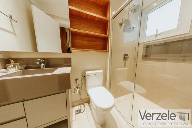 Imagem Apartamento com 3 Quartos à Venda, 164 m² em Pioneiros - Balneário Camboriú Imagem Apartamento com 3 Quartos à Venda, 164 m² em Pioneiros - Balneário Camboriú