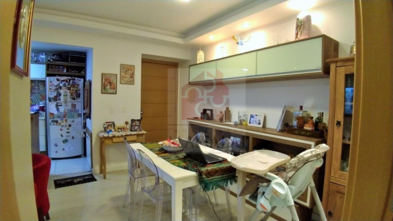 Imagem Apartamento com 2 Quartos à Venda, 68 m² em Menino Deus - Porto Alegre