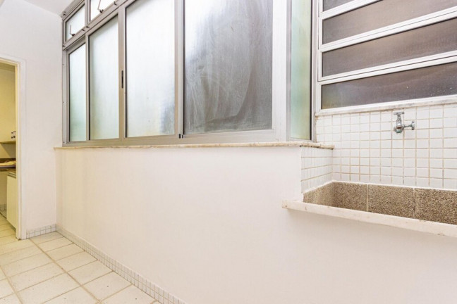 Imagem Imóvel com 3 Quartos à Venda, 91 m² em Copacabana - Rio De Janeiro Imagem Imóvel com 3 Quartos à Venda, 91 m² em Copacabana - Rio De Janeiro