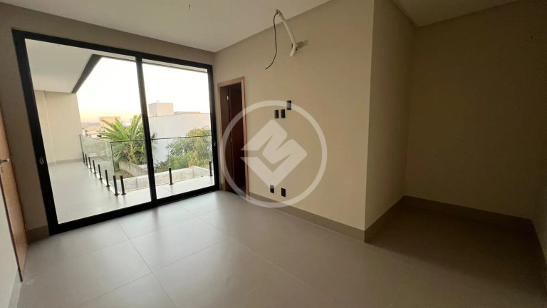 Imagem Casa com 3 Quartos à Venda, 320 m² em Residencial Goiânia Golfe Clube - Goiânia Imagem Casa com 3 Quartos à Venda, 320 m² em Residencial Goiânia Golfe Clube - Goiânia