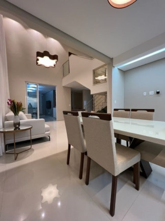 Imagem Sobrado com 3 Quartos à Venda, 268 m² em Residencial Goiânia Golfe Clube - Goiânia