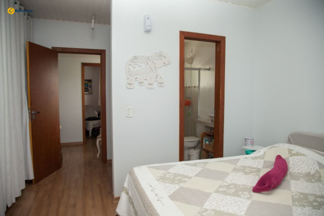 Imagem Casa com 3 Quartos à Venda, 201 m² em Carianos - Florianópolis Imagem Casa com 3 Quartos à Venda, 201 m² em Carianos - Florianópolis