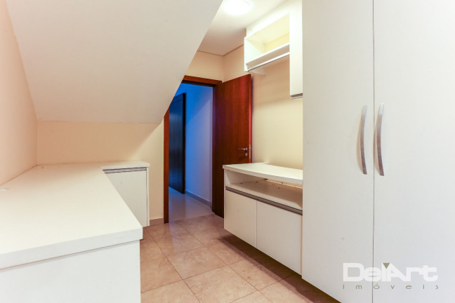 Imagem Casa com 4 Quartos à Venda, 302 m² em Santa Cândida - Curitiba