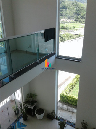 Imagem Sobrado com 4 Quartos à Venda, 300 m² em Viradouro - São Sebastião Imagem Sobrado com 4 Quartos à Venda, 300 m² em Viradouro - São Sebastião