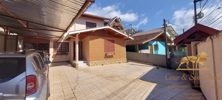 Casa com 4 Quartos à Venda, 270 m² em Jardim Márcia - Campos Do Jordão