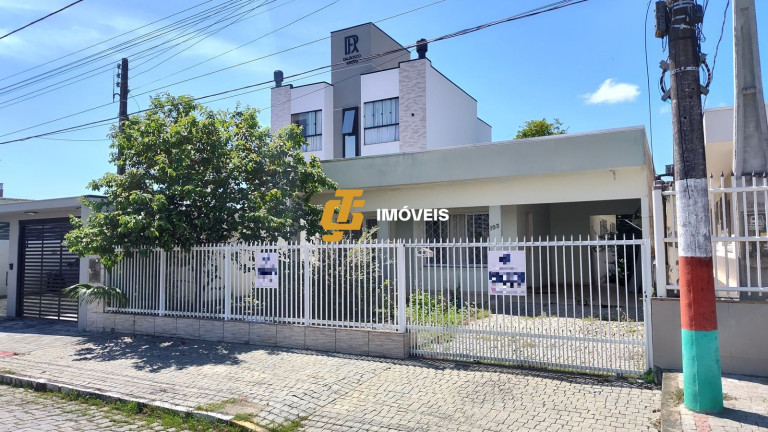 Casa com 3 Quartos à Venda, 160 m² em Centro - Camboriú