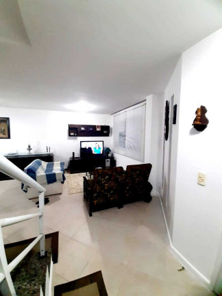 Imagem Casa com 3 Quartos à Venda, 100 m² em Pechincha - Rio De Janeiro Imagem Casa com 3 Quartos à Venda, 100 m² em Pechincha - Rio De Janeiro