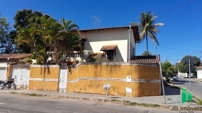 Casa com 3 Quartos à Venda, 140 m² em Melo - Montes Claros
