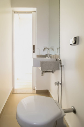 Imagem Imóvel com 2 Quartos à Venda, 106 m² em Copacabana - Rio De Janeiro Imagem Imóvel com 2 Quartos à Venda, 106 m² em Copacabana - Rio De Janeiro